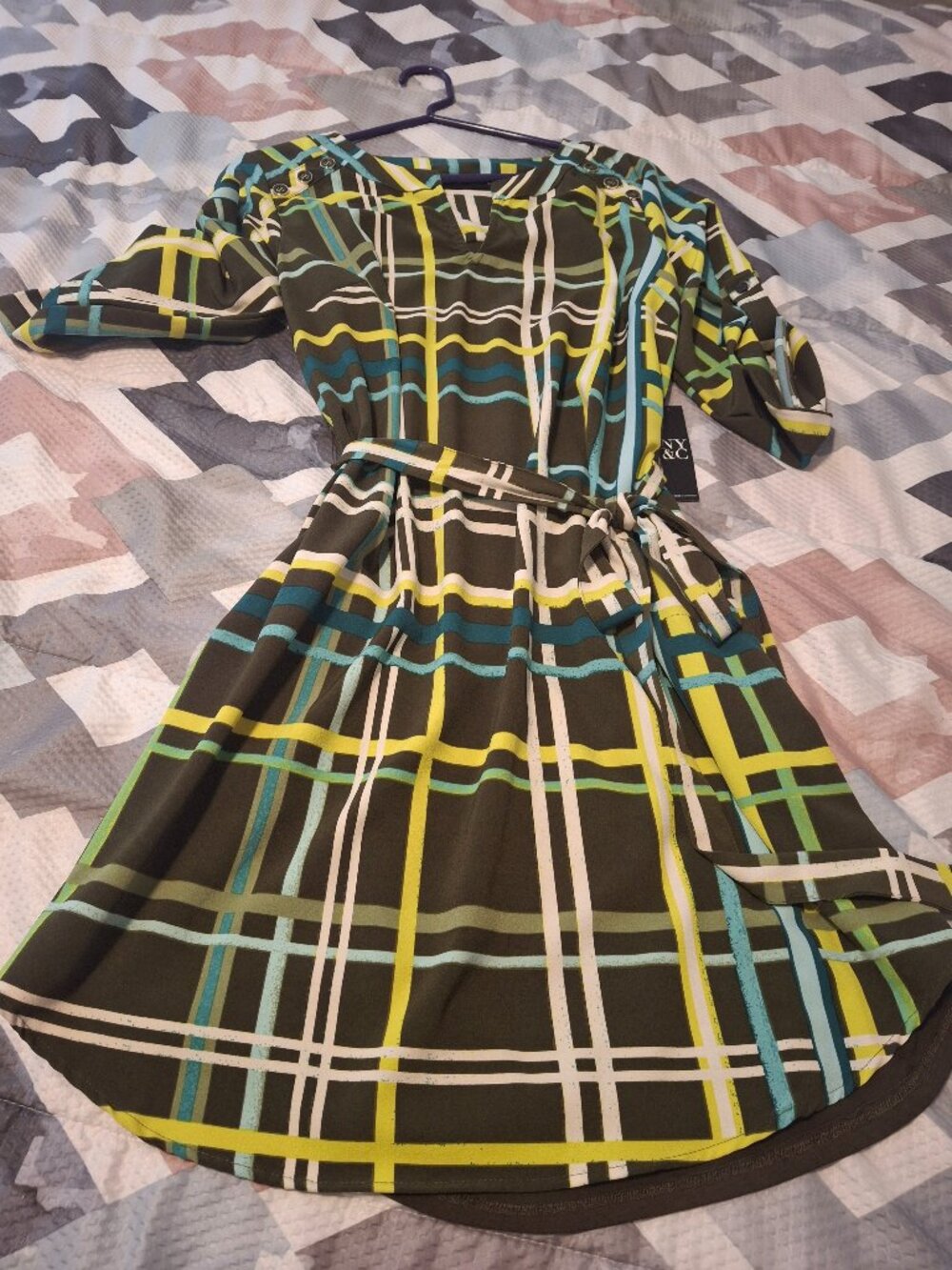 New York Company, size medium, dark army green, yellow and more colors